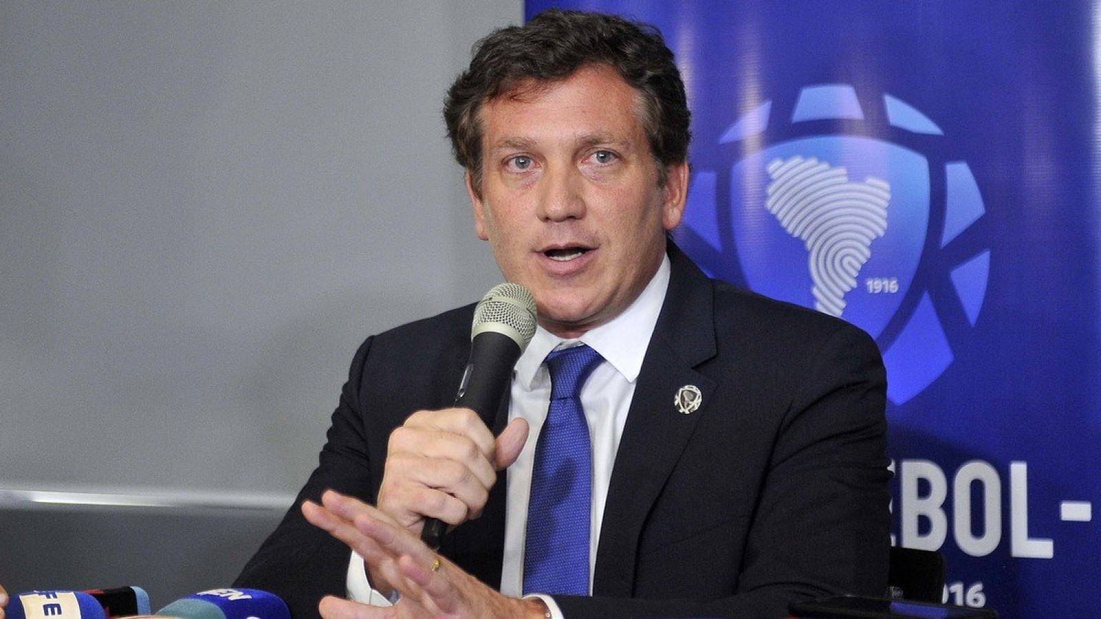 La Conmebol volvió al trabajo y define el futuro de los torneos.