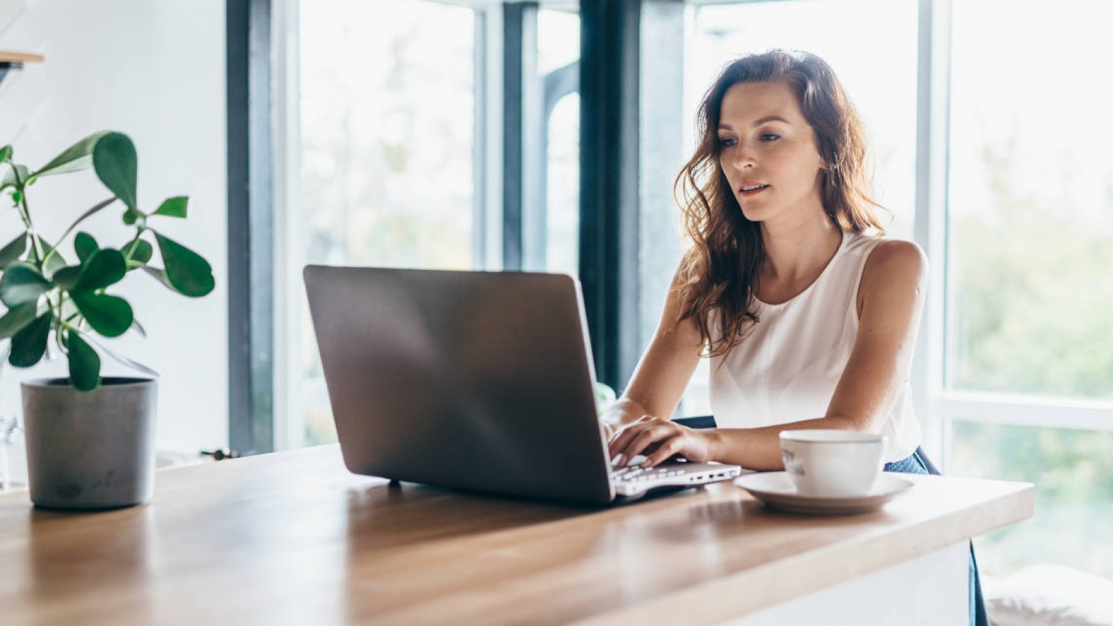 Mientras se trabaja el proyecto de ley, el 50% de las empresas continuará con el teletrabajo