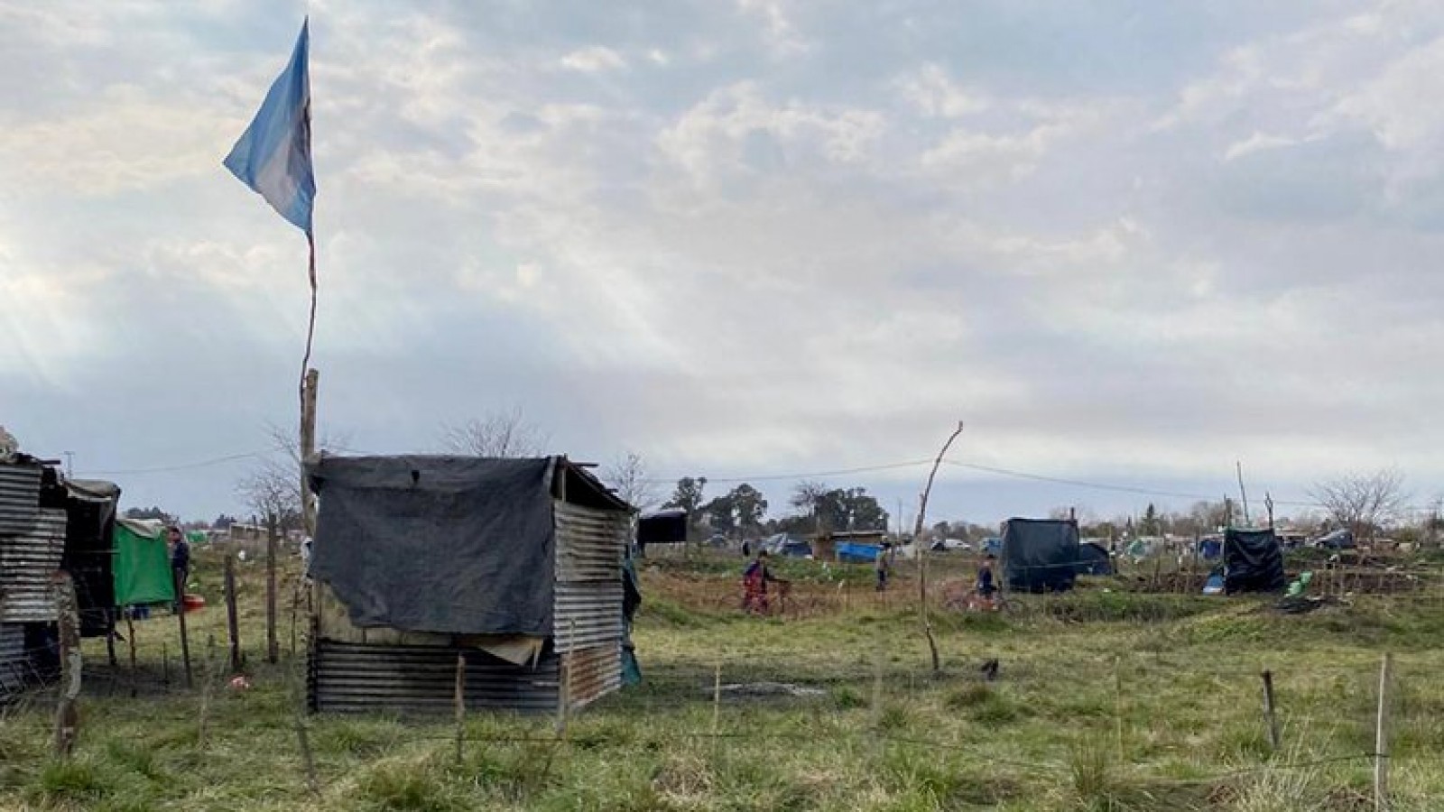 Guido Giana: ¿ Quien es el concejal que pelea contra la toma de terrenos en Guernica ?