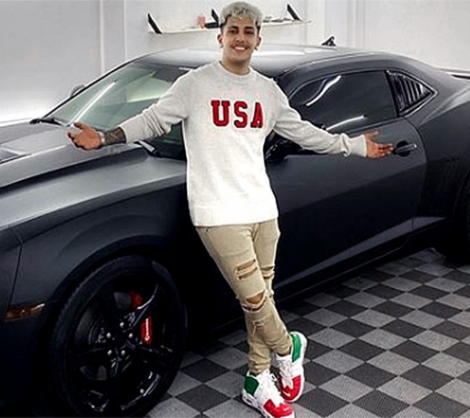 Piden que se le retire la licencia de conducir a un youtuber que corre picadas en avenidas porteñas