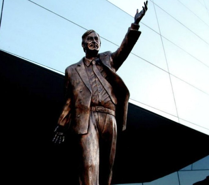 Instalarán en el CCK la estatua de Kirchner que fue retirada de Unasur