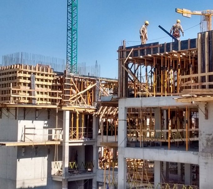 El precio de los departamentos en pozo bajó más de un 12% en un año y medio