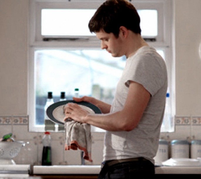 Lanzan una campaña para romper con el estereotipo del varón "ayudador"