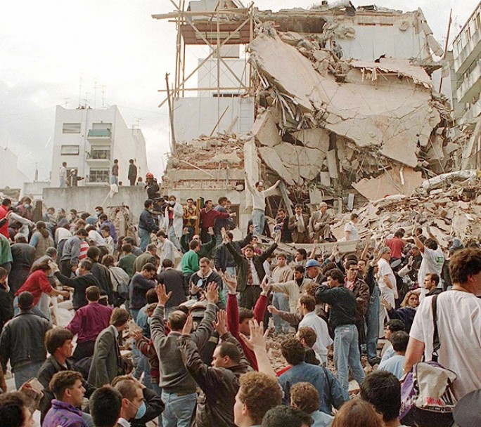 Familiares de las víctimas de la AMIA piden prisión perpetua para Telleldín