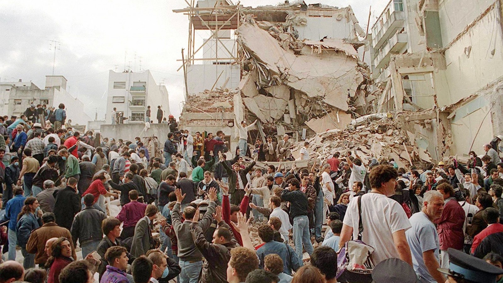 Familiares de las víctimas de la AMIA piden prisión perpetua para Telleldín