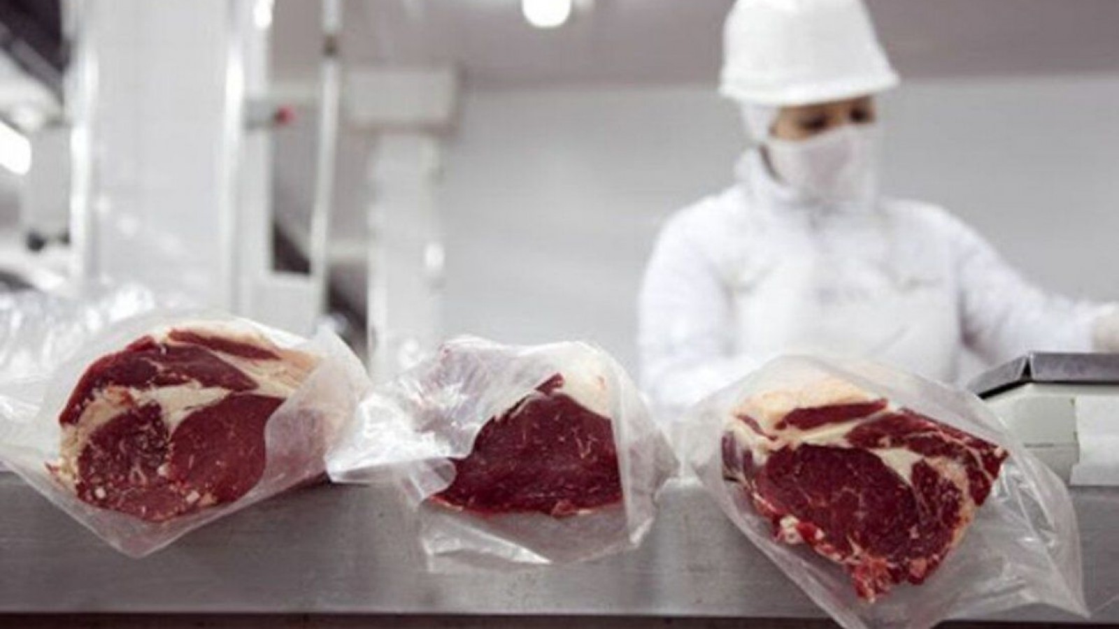 Hallan Covid-19 en un envío de carne argentina a China