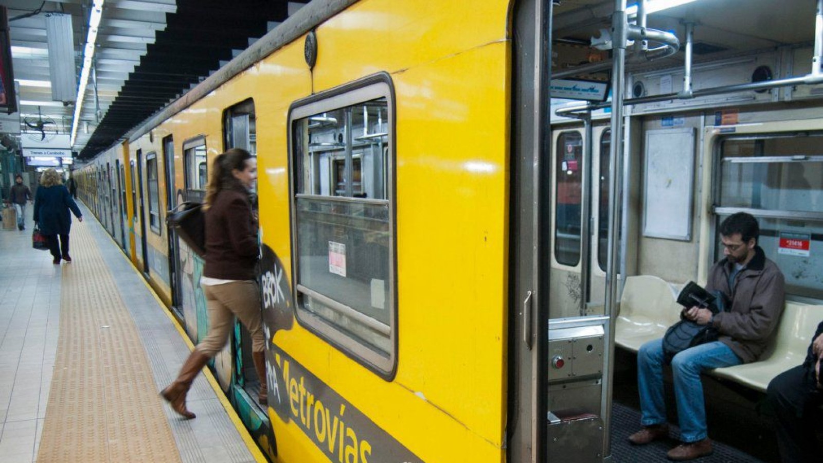 Aumenta la tarifa del subte y proponen subir 55% los peajes de las autopistas
