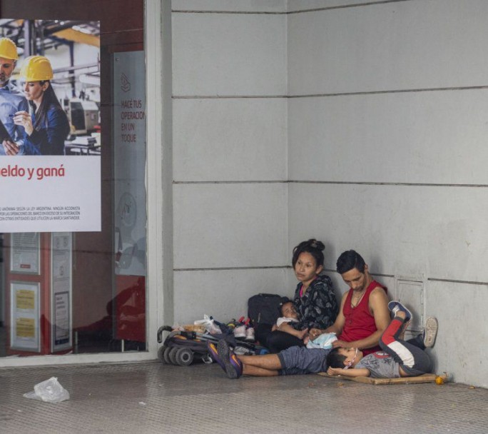 Una familia tipo necesitó casi 50 mil pesos en octubre para no ser pobre