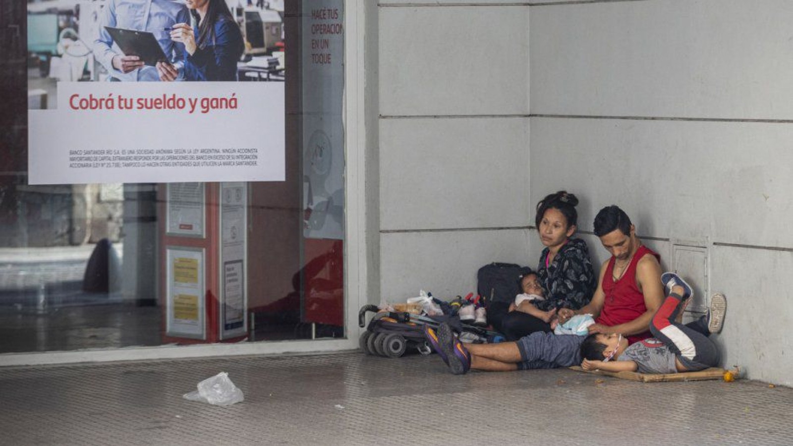 Una familia tipo necesitó casi 50 mil pesos en octubre para no ser pobre