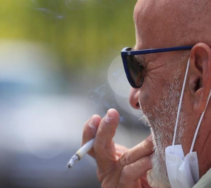 Milán le declara la guerra al tabaco y prohibe fumar al aire libre