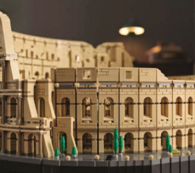 Una impactante réplica del Coliseo romano hecha con ladrillos Lego
