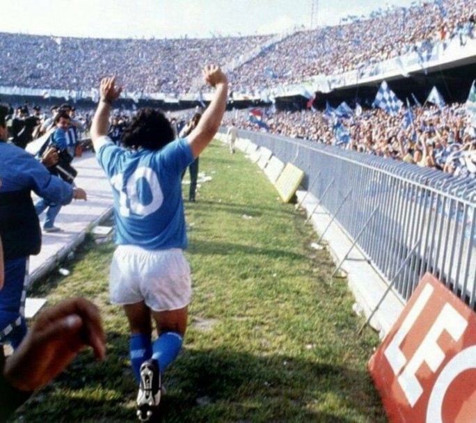 El Napoli le cambiará el nombre al estadio "San Paolo" para llamarlo "Diego Maradona"
