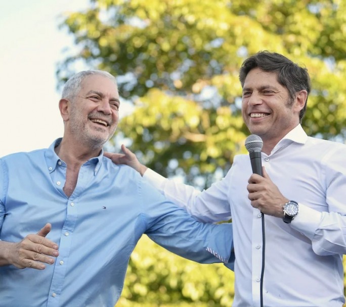 Kicillof cierra la campaña con actos en secciones clave y una "mateada" en La Plata