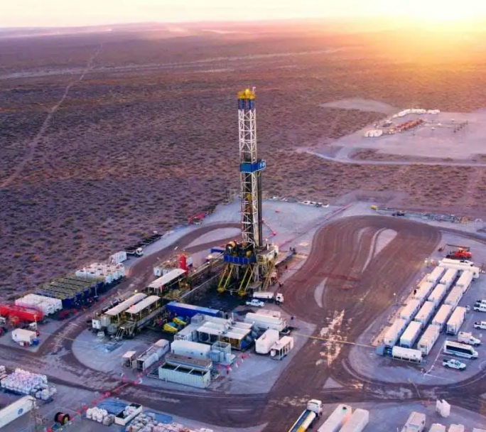 La producción de hidrocarburos proyecta la mejor marca de petróleo y gas