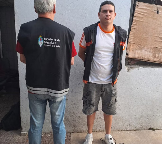 Detienen a un barra de Independiente prófugo por los incidentes con hinchas chilenos