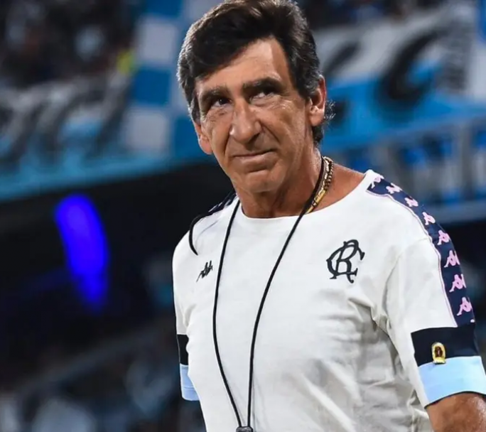 El técnico de Racing, Gustavo Costas le bajo la euforia al triunfo ante Vélez y dijo "todavía no ganamos nada"