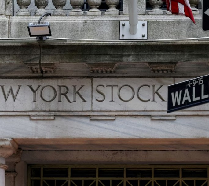 Respaldo de EE.UU. trae calma cambiaria, pero la economía argentina sigue en estado de alerta