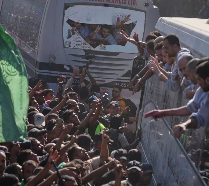 Gaza: Retorno a las ruinas, júbilo por los presos y la crisis humanitaria tras el alto el fuego