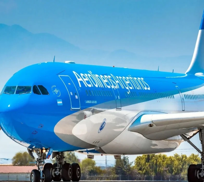 El incidente de un motor de Aerolíneas Argentinas genera preocupación