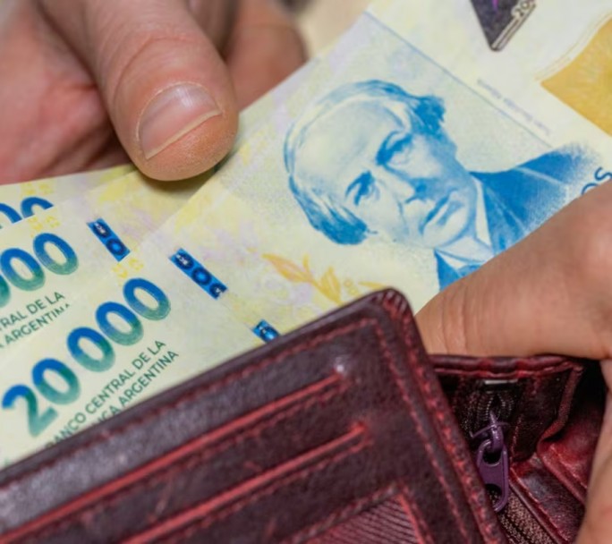 Salarios, deudas y morosidad récord: la fragilidad de la economía familiar antes de las elecciones