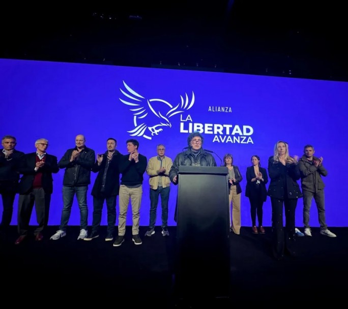 Final de Campaña: Milei se reúne con el CEO de JP Morgan; Kicillof ataca a la "mesa de dinero"