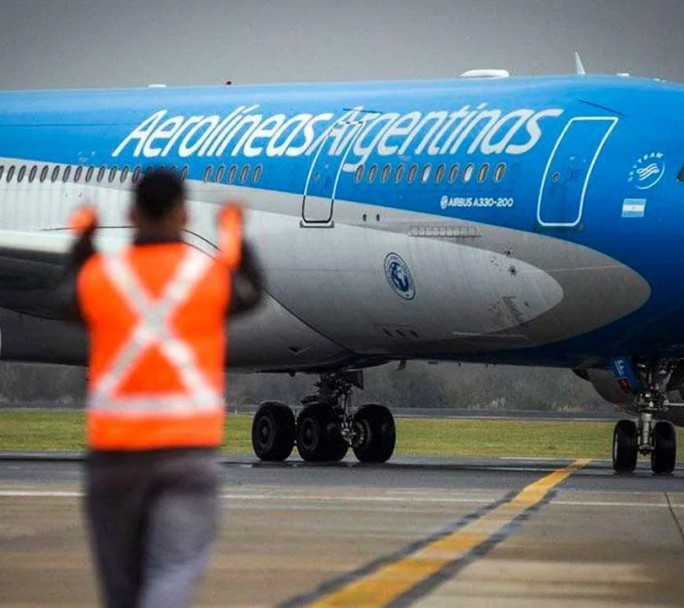 Asambleas de pilotos afectan alrededor de 60 vuelos de Aerolíneas Argentinas