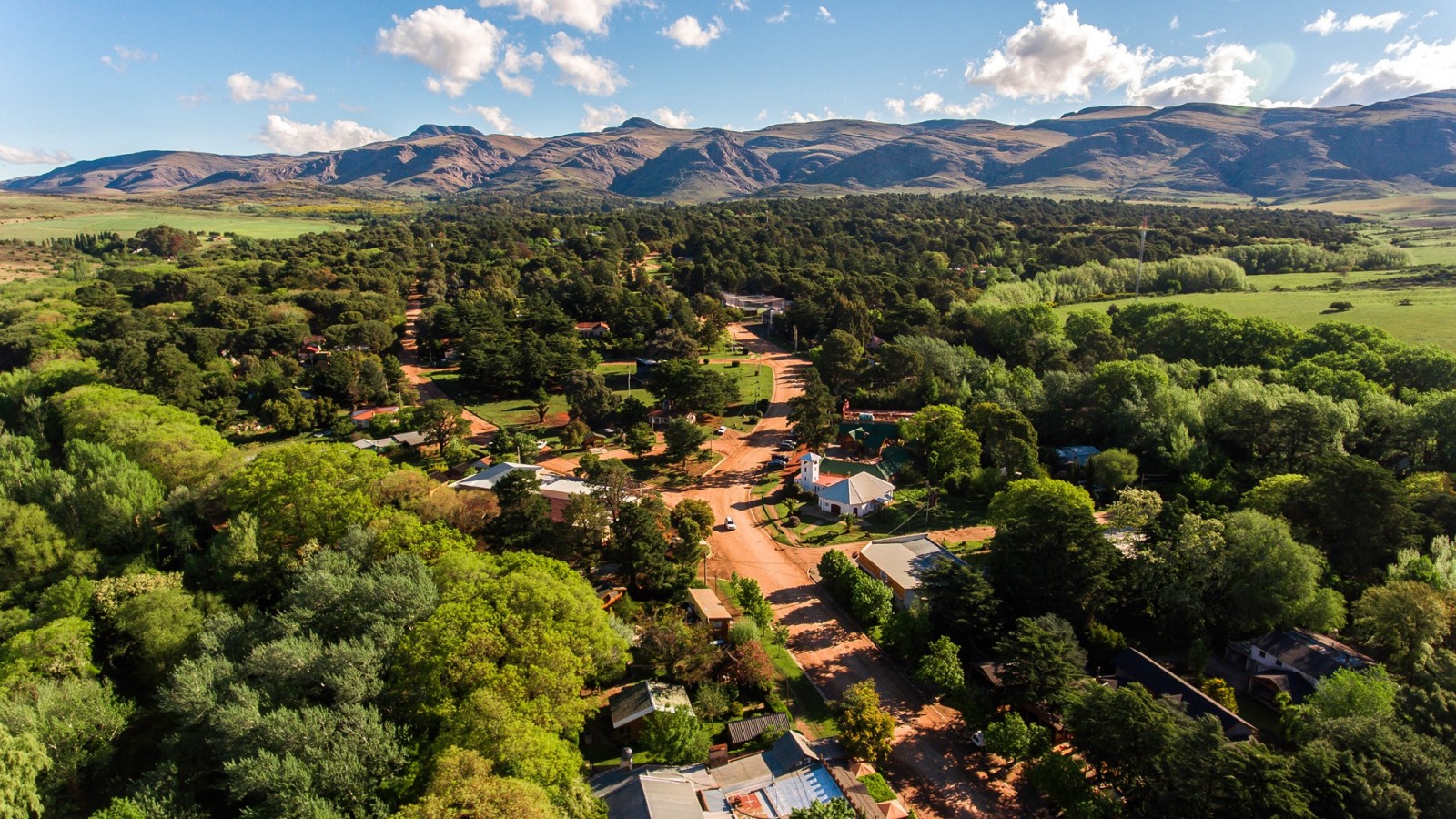 Dónde queda el pueblo bonaerense preferido por los amantes de la naturaleza y el trekking
