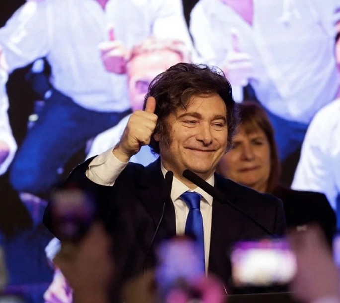 Milei consolida su bloque: Recibe hoy en Casa Rosada a legisladores electos de La Libertad Avanza para trazar la agenda de reformas