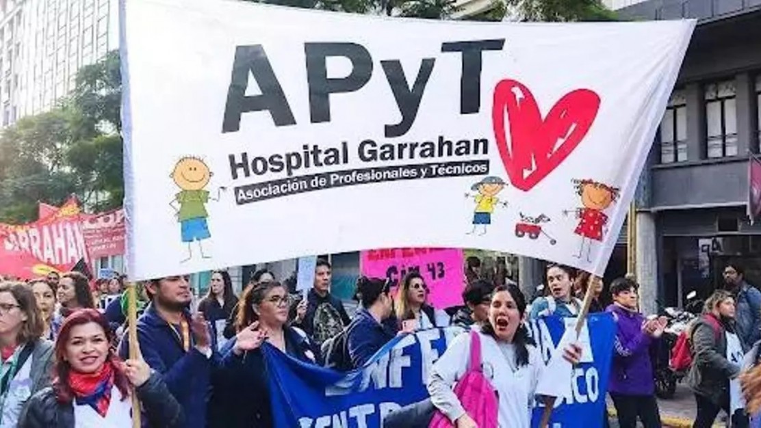 Triunfo Histórico en el Garrahan: Trabajadores logran un aumento del 61% y celebran la "causa nacional"