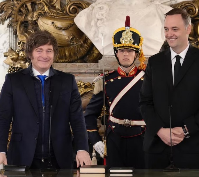 Adorni preside su primer Gabinete con Milei e introduce a los nuevos Ministros