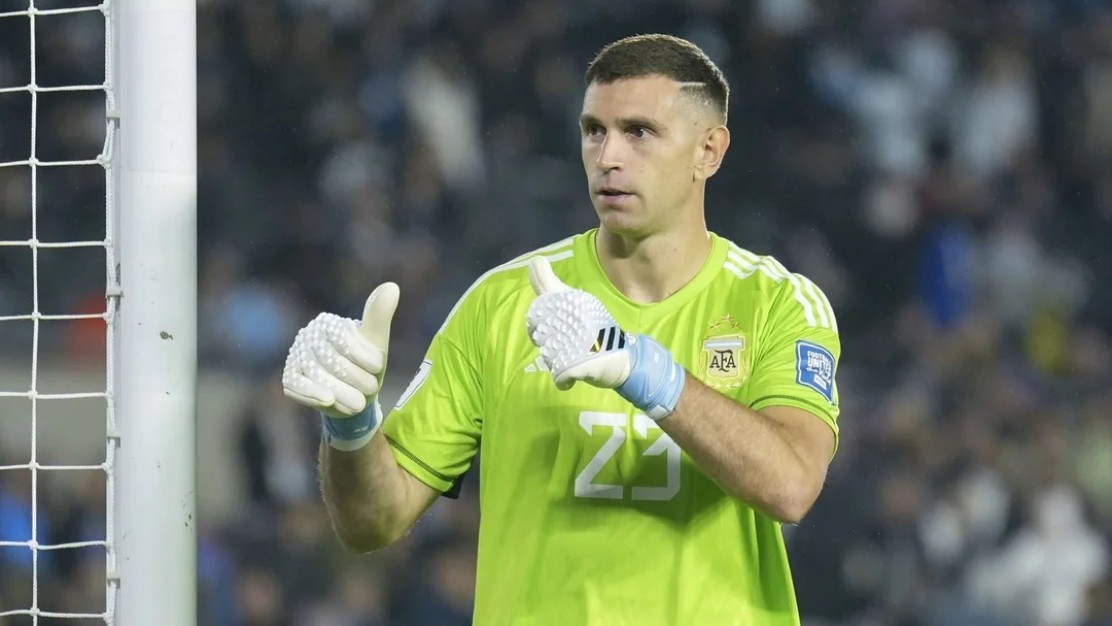 Decisión Técnica: El "Dibu" Martínez no juega hoy ante Angola y Scaloni probará a Gerónimo Rulli