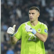 Decisión Técnica: El "Dibu" Martínez no juega hoy ante Angola y Scaloni probará a Gerónimo Rulli