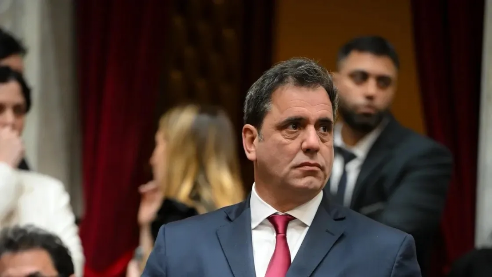 Milei designa a Lisandro Catalán en YPF con un salario de 140 millones por mes