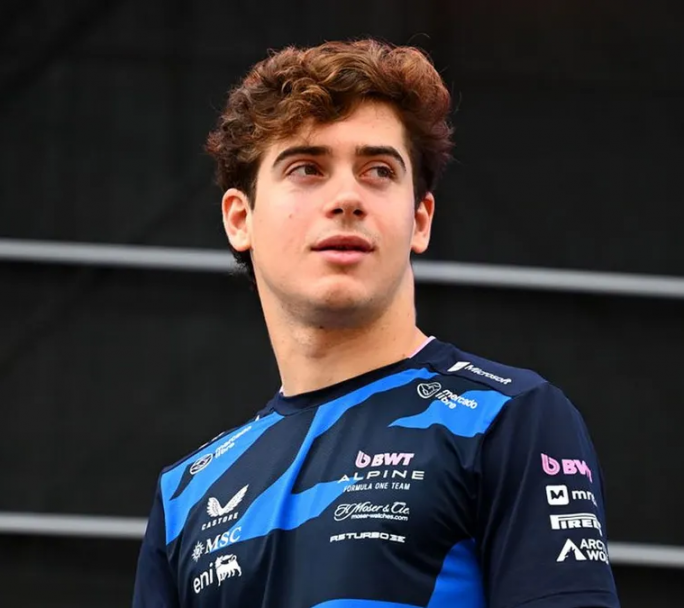 Colapinto reveló qué piloto llevaría para ver un clásico de Boca en La Bombonera