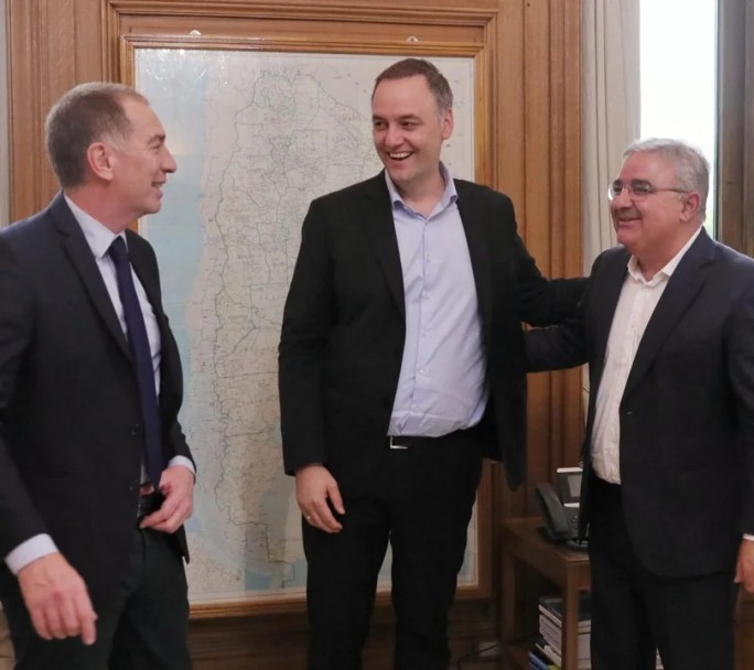 Adorni convoca a la primera reunión de Gabinete para aceitar el vínculo interministerial