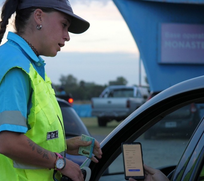 La multa millonaria que puede recibir un conductor si presenta una licencia trucha en Buenos Aires