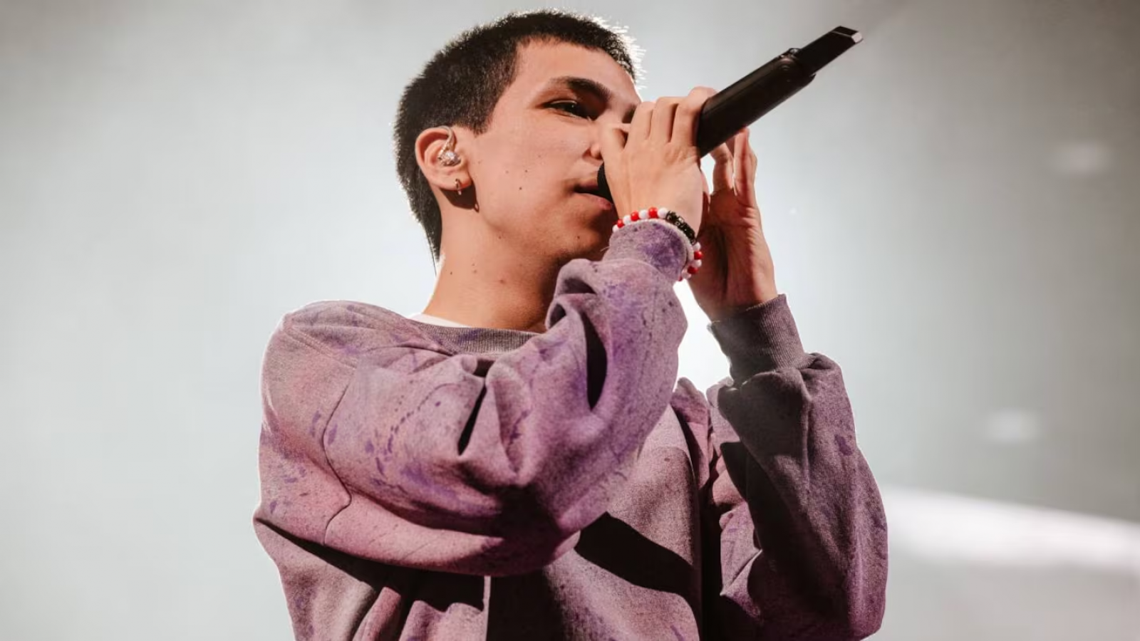 Milo J rompe fronteras: su disco entra en el top 100 de Rolling Stone 2025