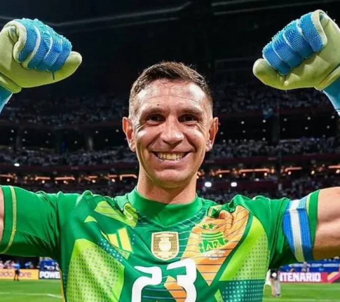 Dibu Martínez se enfoca en el Mundial y descarta volver a Independiente