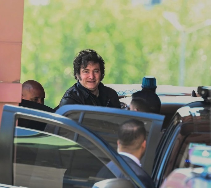 Javier Milei cierra el año en el streaming "Carajo"