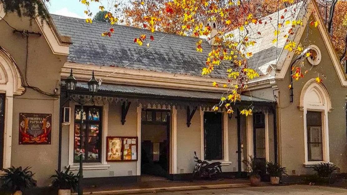 Cuál es el barrio porteño que se parece a Londres y está rodeado de verde