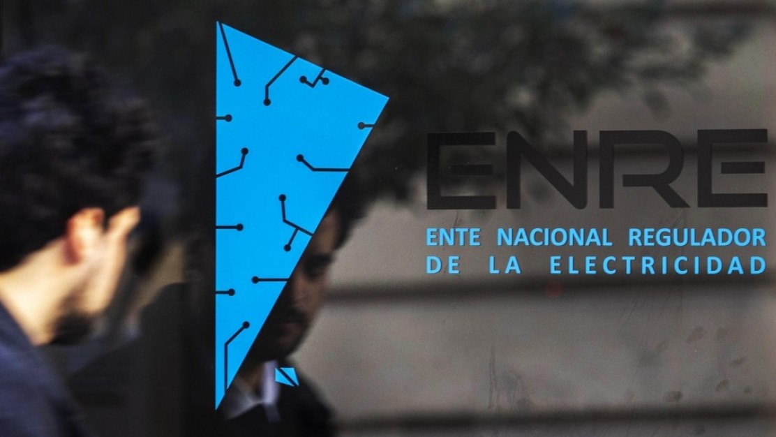 Multas más duras y precisas: El ENRE cambia las reglas para sancionar a Edenor y Edesur