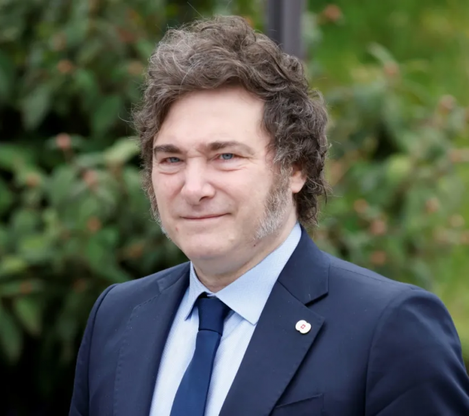 Milei estudia usar un decreto para dejar sin efecto dos leyes clave en medio de tensiones con el Congreso