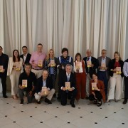 Asado, arenga y libros: Javier Milei reunió a su Gabinete en Olivos para blindar el equipo rumbo al 2026