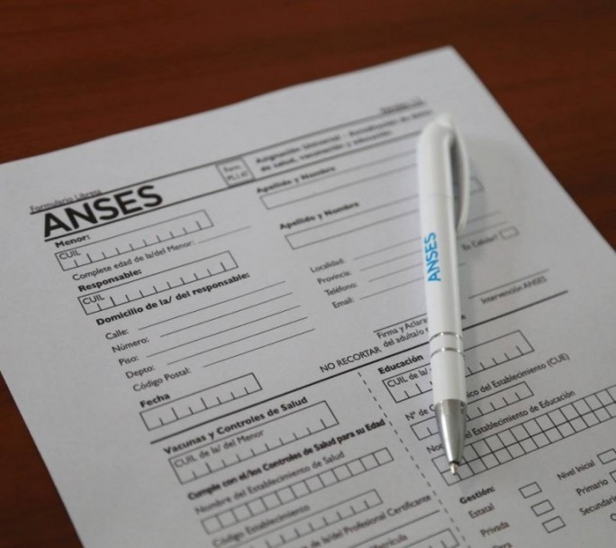 ANSES extiende el plazo de la Libreta AUH: hay tiempo hasta marzo para cobrar el retenido