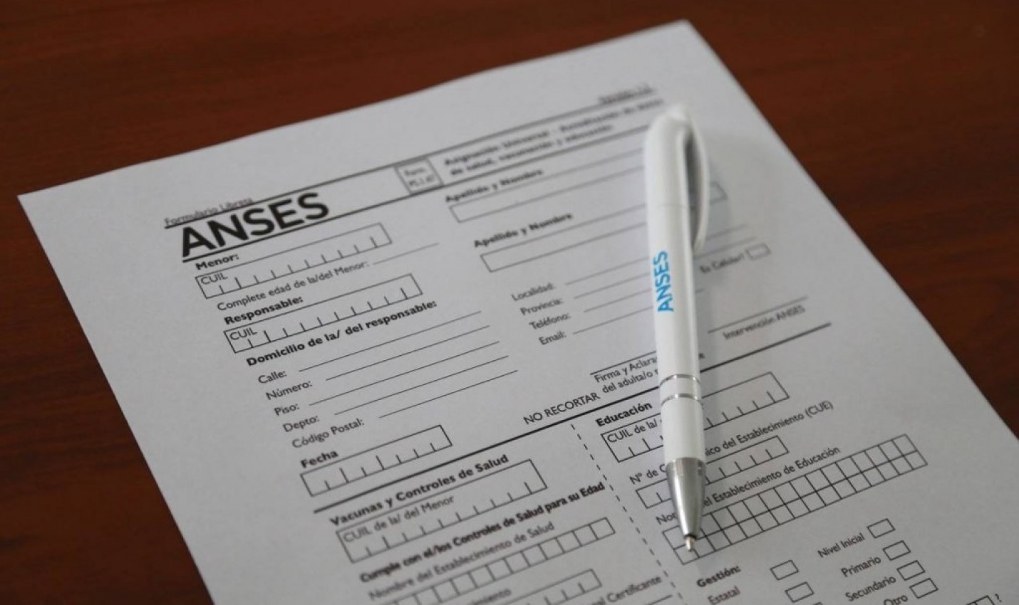 ANSES extiende el plazo de la Libreta AUH: hay tiempo hasta marzo para cobrar el retenido