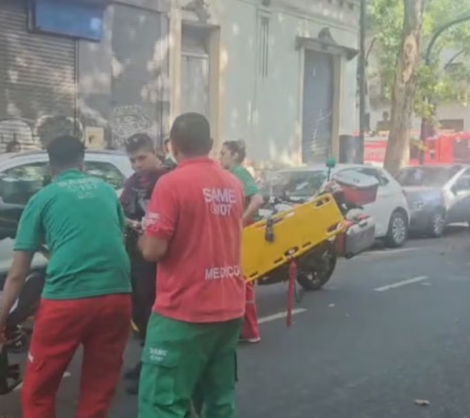 Se desplomó el techo de un centro médico y hay seis heridos graves