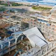 Denuncian supuesto "encierro" de trabajadores peruanos en obra de Punta del Este