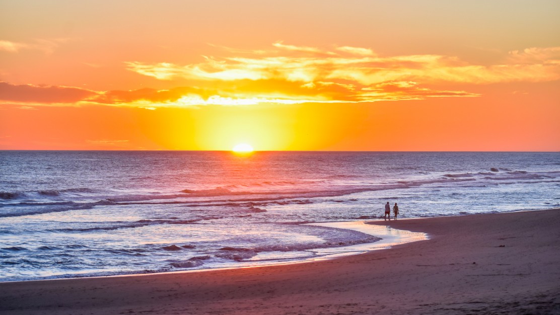 Monte Hermoso, la única playa de Buenos Aires donde el sol sale y se pone sobre el mar