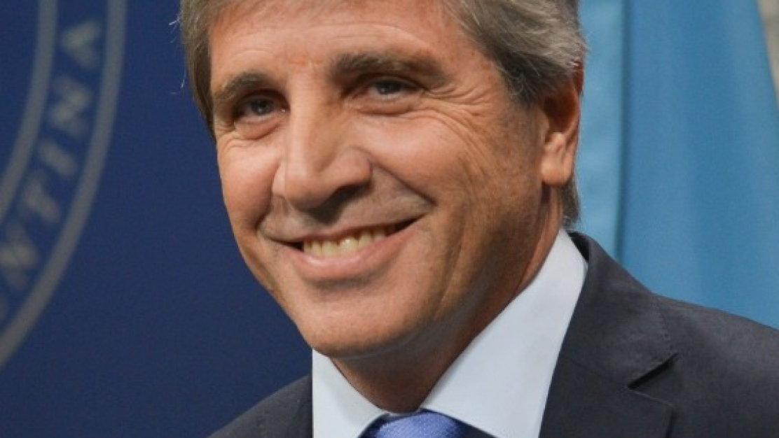 Caputo calificó de "muy fructífero" el viaje a Davos y destacó el impacto internacional argentino