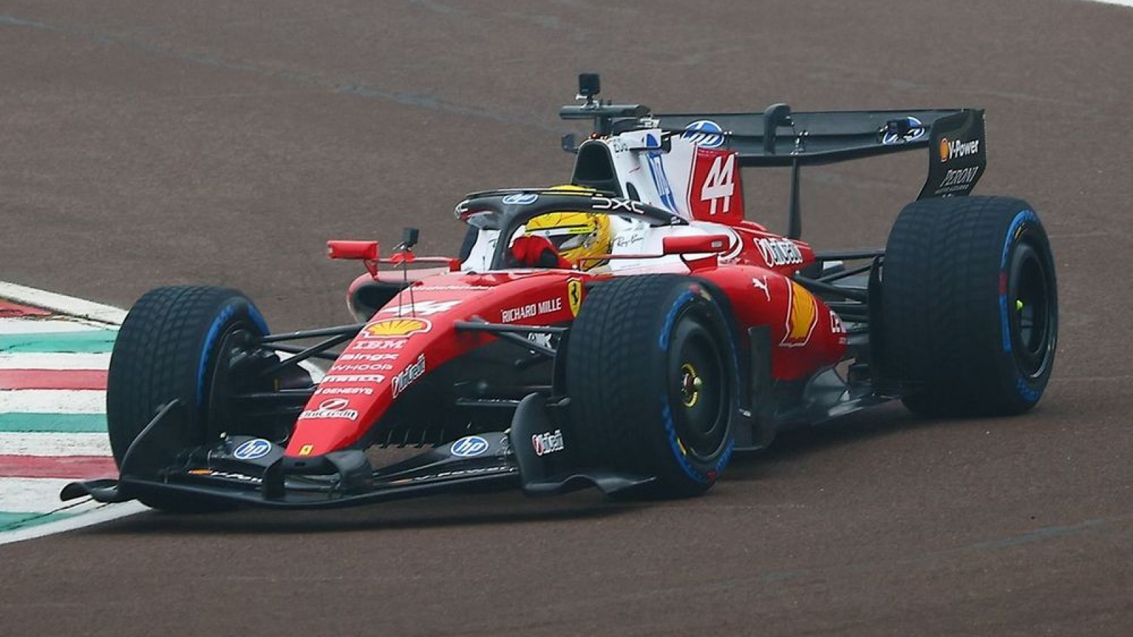 Ferrari vivió una presentación "accidentada" del SF-26 y preocupa a los tifosi